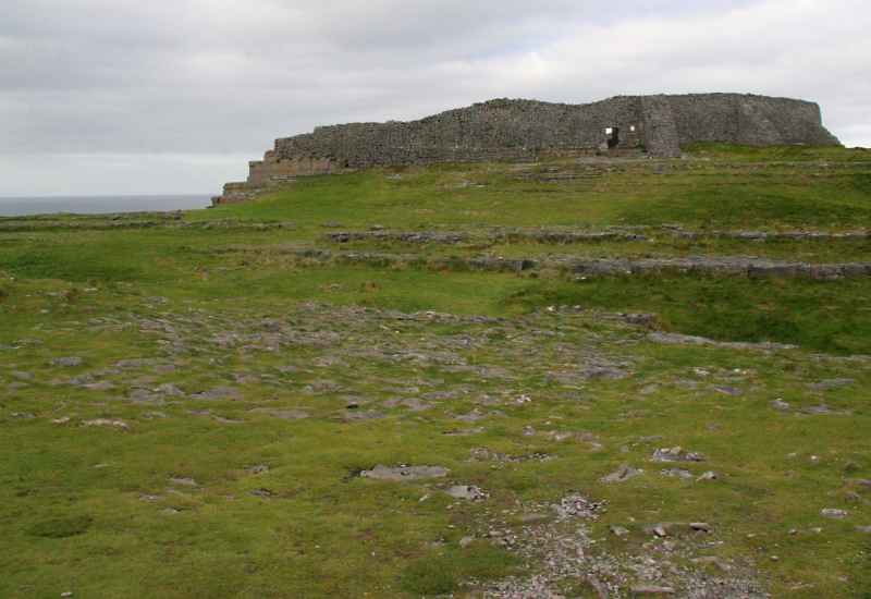 Celtic stone fort, Aran Islands Ireland 1.jpg